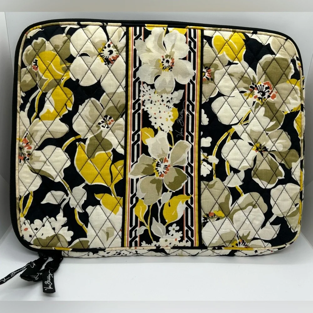 Vera Bradley Laptop Case in Retired “Dogwood” Pattern, EUC.